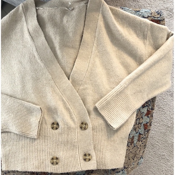 To the Max Sweaters - Ladies Medium Knit Cropped Cardigan Sweater L/S Beige Button To The Max Winter